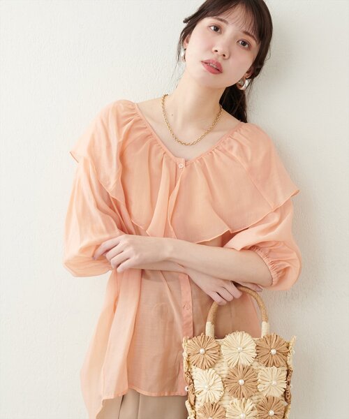 natural couture（ナチュラルクチュール）の「V開きフリルシアーブラウス（シャツ/ブラウス・レディース・オレンジ/オフホワイト/サックスブルー/ブラック・FREE）」の4枚目の写真