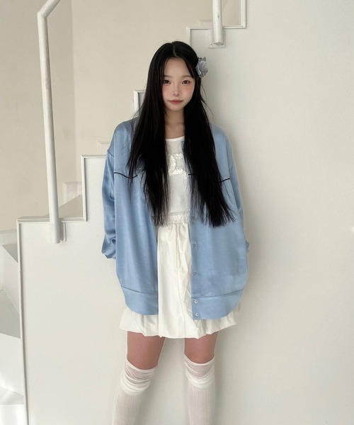 hugi(ハギ)の「STAR SHIRT BLOUSON/スターシャツブルゾン(シャツ/ブラウス・レディース・サックスブルー・FREE)」の2枚目の写真
