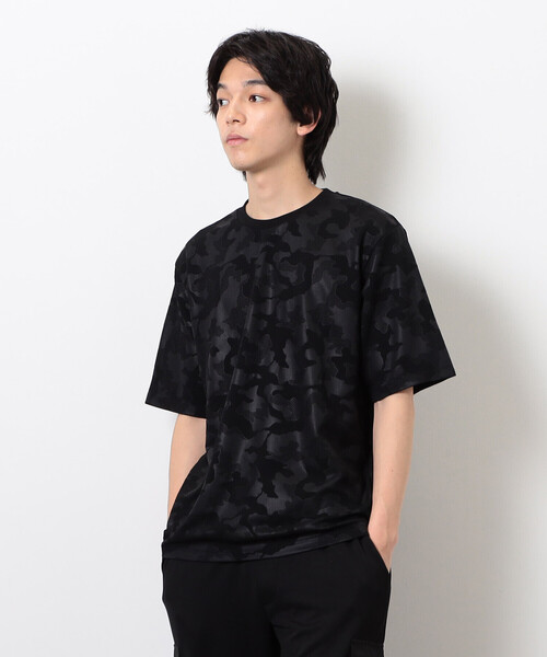 COMME CA ISM(コムサイズム)の「エンボスプリント Tシャツ(Tシャツ/カットソー・メンズ・ブラック/グレー・MEDIUM/LARGE)」の1枚目の写真