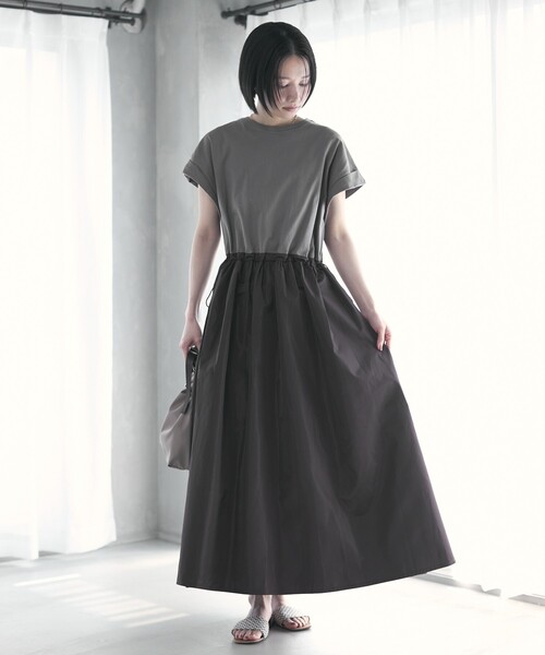 Firsthand（ファーストハンド）の「Firsthand/ファーストハンド ドロスト ドッキングギャザー ロングワンピース / 異素材切り替えデザインワンピース（ワンピース・レディース・ブラック/ブラウン・FREE）」の8枚目の写真