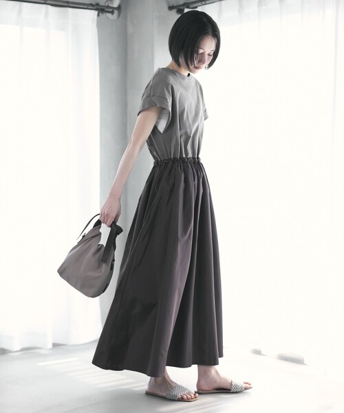 Firsthand（ファーストハンド）の「Firsthand/ファーストハンド ドロスト ドッキングギャザー ロングワンピース / 異素材切り替えデザインワンピース（ワンピース・レディース・ブラック/ブラウン・FREE）」の9枚目の写真