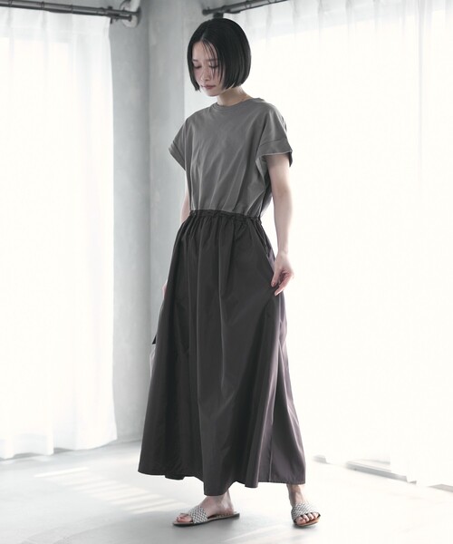 Firsthand（ファーストハンド）の「Firsthand/ファーストハンド ドロスト ドッキングギャザー ロングワンピース / 異素材切り替えデザインワンピース（ワンピース・レディース・ブラック/ブラウン・FREE）」の12枚目の写真