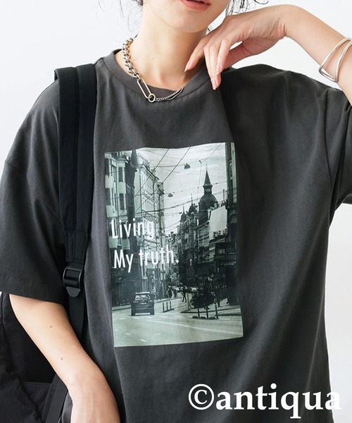 antiqua(アンティカ)の「フォトロゴTシャツ(Tシャツ/カットソー・レディース・チャコールグレー/オフホワイト・ONESIZE)」の1枚目の写真