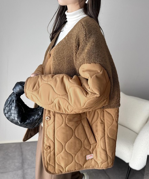 Java(ジャバ)の「《JaVaジャバコラボ》軽くて暖かい、旬顔ボア切替♪ノーカラーひょうたんキルティングコート(ノーカラージャケット・レディース・ブラック/カーキ/キャメル/アイボリー・X-LARGE/SMALL/MEDIUM/LARGE)」の4枚目の写真