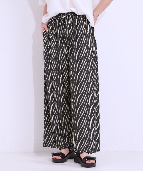 Cutie Blonde（キューティーブロンド）の「【洗える/ひんやり/S-LL】柄イージーパンツ（その他パンツ・レディース・オレンジ系その他3/ネイビー系1/ブラック系・01/02/03/04）」の5枚目の写真