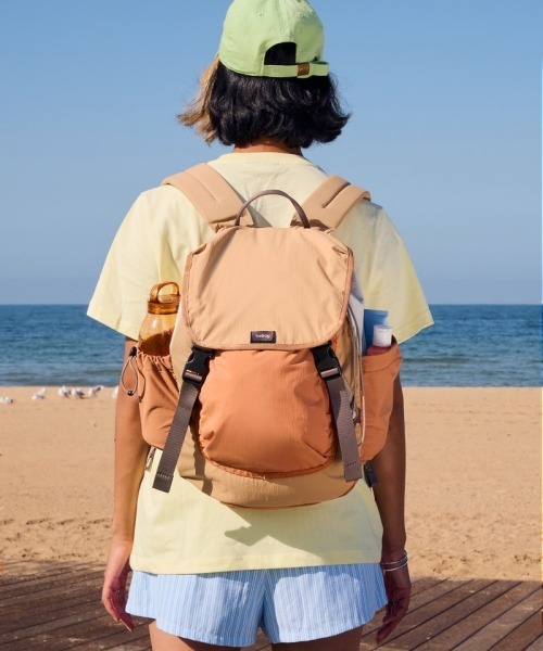 entre square（アントレスクエアー）の「Bellroy/バックパック/ミニバッグ Cinch Backpack デニムブルー（バックパック/リュック・レディース・ライトブルー・ONESIZE）」の11枚目の写真