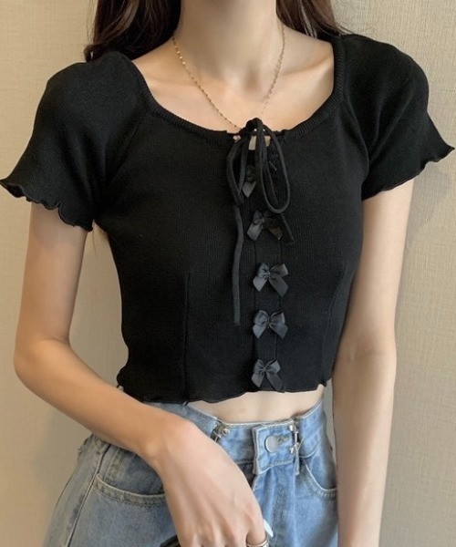 LADY LIKE(レディライク)の「フロントリボンメローステッチ半袖ニット(ニット/セーター・レディース・ブラック/サックスブルー/マスタード/ホワイト/グリーン・M)」の8枚目の写真