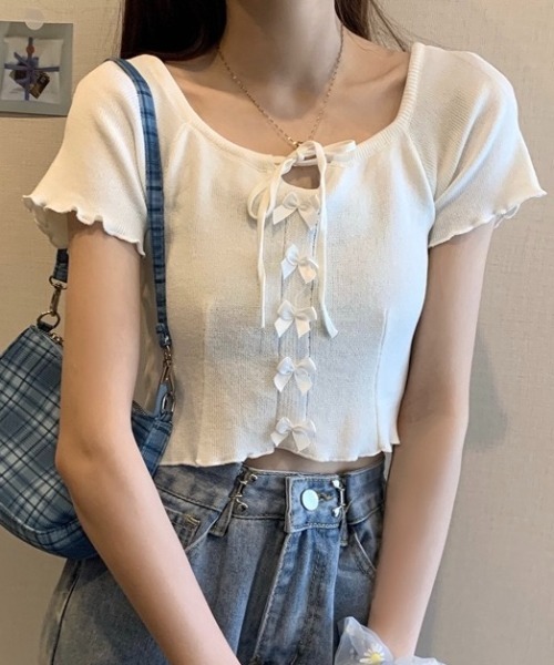LADY LIKE(レディライク)の「フロントリボンメローステッチ半袖ニット(ニット/セーター・レディース・ブラック/サックスブルー/マスタード/ホワイト/グリーン・M)」の10枚目の写真