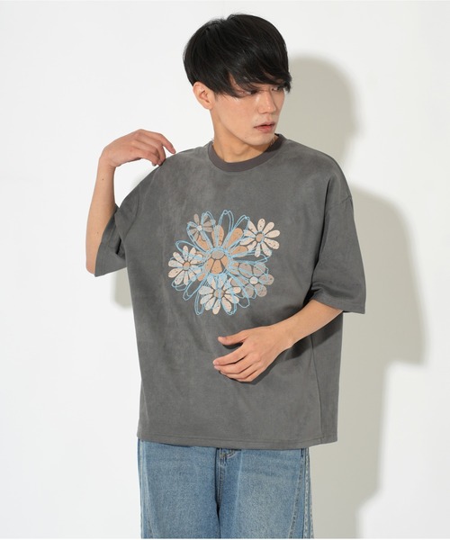 ATELANE(アテレーン)の「ATELANE/ライトスエードポンチ フラワーTEE(Tシャツ/カットソー・メンズ・グレー/アイボリー・LARGE/MEDIUM)」の1枚目の写真