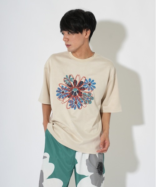 ATELANE(アテレーン)の「ATELANE/ライトスエードポンチ フラワーTEE(Tシャツ/カットソー・メンズ・グレー/アイボリー・LARGE/MEDIUM)」の2枚目の写真