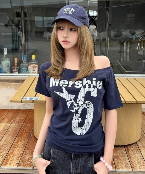Sibra(シブラ)の「肌ざわり抜群、抜け感ワイドネックロゴTシャツ(Tシャツ/カットソー・レディース・グレー/ホワイト系その他/ネイビー/ホワイト/ライトグレー/ホワイト系その他2・M)」の1枚目の写真