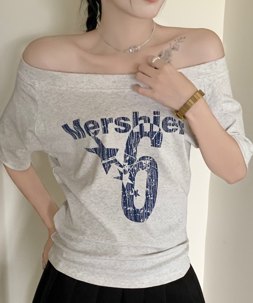 Sibra(シブラ)の「肌ざわり抜群、抜け感ワイドネックロゴTシャツ(Tシャツ/カットソー・レディース・グレー/ホワイト系その他/ネイビー/ホワイト/ライトグレー/ホワイト系その他2・M)」の5枚目の写真
