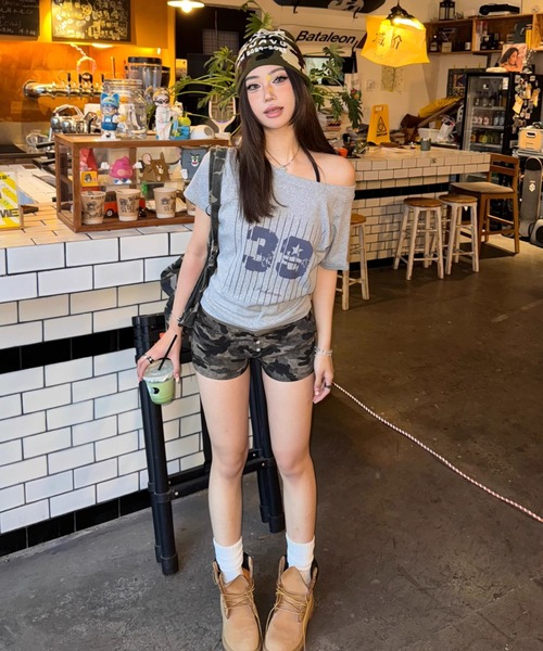 Sibra(シブラ)の「肌ざわり抜群、抜け感ワイドネックロゴTシャツ(Tシャツ/カットソー・レディース・グレー/ホワイト系その他/ネイビー/ホワイト/ライトグレー/ホワイト系その他2・M)」の20枚目の写真