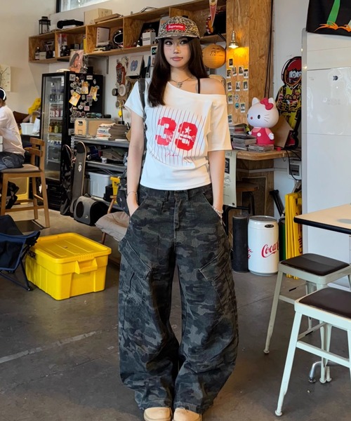 Sibra(シブラ)の「肌ざわり抜群、抜け感ワイドネックロゴTシャツ(Tシャツ/カットソー・レディース・グレー/ホワイト系その他/ネイビー/ホワイト/ライトグレー/ホワイト系その他2・M)」の13枚目の写真