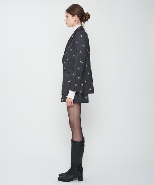 DEICY(デイシー)の「ダブルブレストフラワーストライプジャケット(テーラードジャケット・レディース・ベージュ/チャコールグレー/カーキ・FREE)」の5枚目の写真