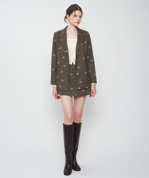 DEICY(デイシー)の「ダブルブレストフラワーストライプジャケット(テーラードジャケット・レディース・ベージュ/チャコールグレー/カーキ・FREE)」の10枚目の写真