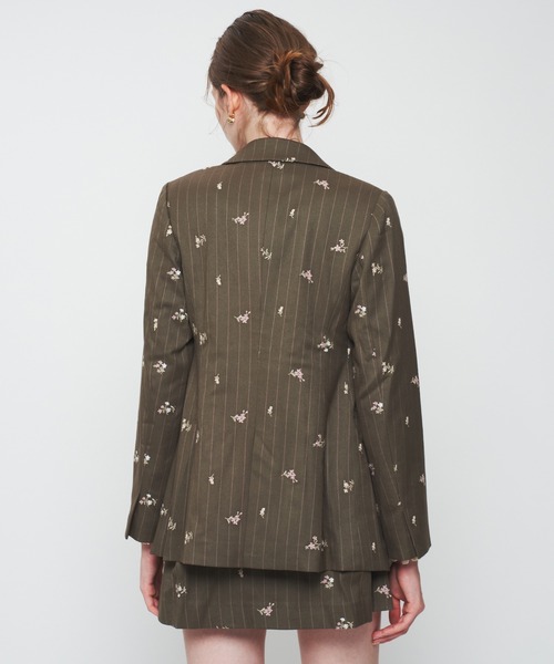 DEICY(デイシー)の「ダブルブレストフラワーストライプジャケット(テーラードジャケット・レディース・ベージュ/チャコールグレー/カーキ・FREE)」の19枚目の写真