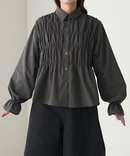 BONLECILL（ボンルシール）の「シャーリングキャンディスリーブシャツ