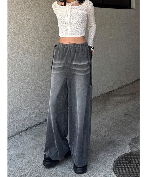 EMODA（エモダ）の「フロントボタンタイトップ（Tシャツ/カットソー・レディース・グレー/ブラック/ホワイト・FREE）」の5枚目の写真