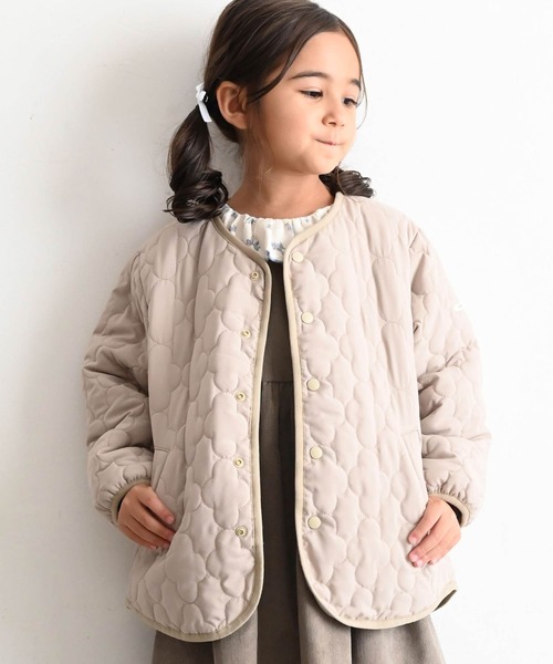 PUPPAPUPO（プッパプーポ）の「【撥水】 洗える ノーカラー キルティング ジャケット（ブルゾン・キッズ・モカ/グレイッシュベージュ/アイボリー・80/90/100/110）」の3枚目の写真