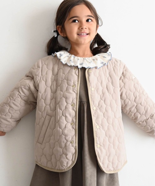 PUPPAPUPO（プッパプーポ）の「【撥水】 洗える ノーカラー キルティング ジャケット（ブルゾン・キッズ・モカ/グレイッシュベージュ/アイボリー・80/90/100/110）」の4枚目の写真