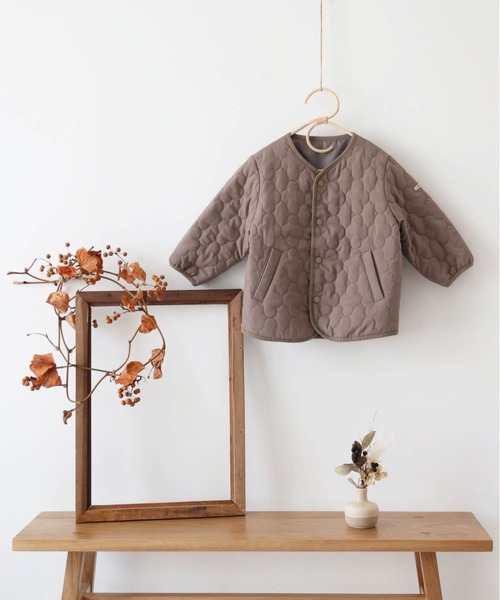 PUPPAPUPO（プッパプーポ）の「【撥水】 洗える ノーカラー キルティング ジャケット（ブルゾン・キッズ・モカ/グレイッシュベージュ/アイボリー・80/90/100/110）」の18枚目の写真