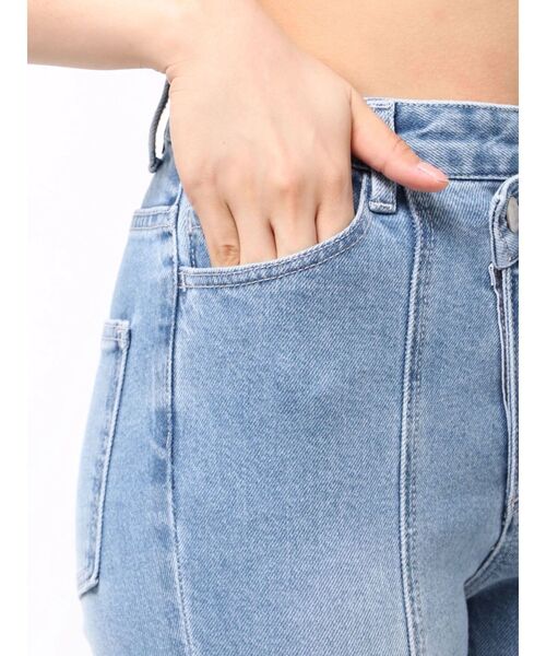 EATME（イートミー）の「タックフレアデニムパンツ（デニムパンツ・レディース・ライトブルー/ブラック・MEDIUM/SMALL）」の10枚目の写真