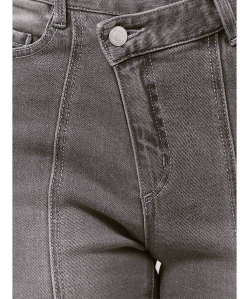 EATME（イートミー）の「タックフレアデニムパンツ（デニムパンツ・レディース・ライトブルー/ブラック・MEDIUM/SMALL）」の7枚目の写真