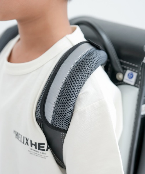 MKD.ZAKKA（エムケーディーザッカ）の「ランドセル肩パッド 3層構造 通気性メッシュ 安全反射材付 肩ベルト固定でズレない（ランドセル・キッズ・スカイブルー/ブラック/ラベンダー/ネイビー・FREE）」の7枚目の写真