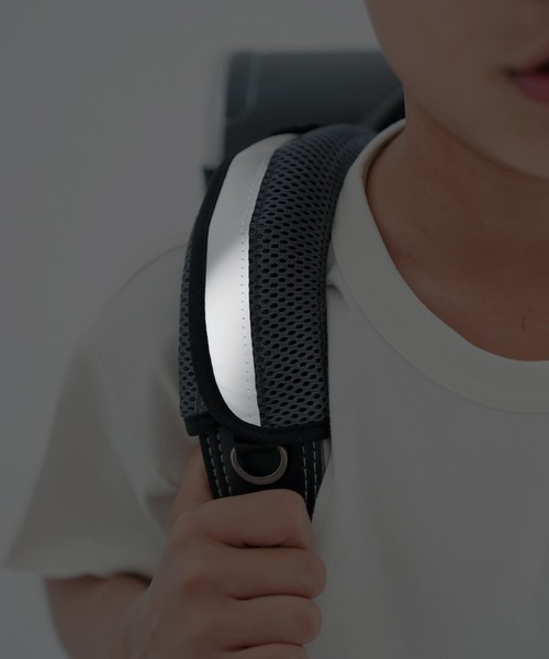 MKD.ZAKKA（エムケーディーザッカ）の「ランドセル肩パッド 3層構造 通気性メッシュ 安全反射材付 肩ベルト固定でズレない（ランドセル・キッズ・スカイブルー/ブラック/ラベンダー/ネイビー・FREE）」の15枚目の写真