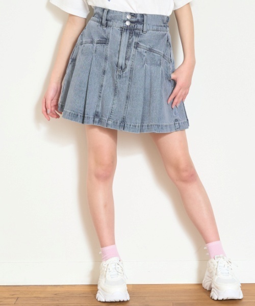 LOVETOXIC（ラブトキシック）の「美脚見えデニムプリーツスカパン（スカート・キッズ・グレー/ブルー/ライトブルー・L/SS/S/M）」の2枚目の写真
