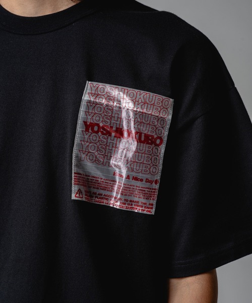 yoshiokubo（ヨシオクボ）の「yoshiokubo ヨシオクボ / FILM PKT S/S T "NICE DAY" フィルムポケットTシャツ / YKF25104（Tシャツ/カットソー・メンズ・ホワイト/ブラック・2/3）」の3枚目の写真