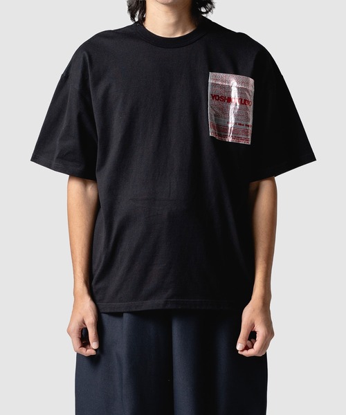 yoshiokubo（ヨシオクボ）の「yoshiokubo ヨシオクボ / FILM PKT S/S T "NICE DAY" フィルムポケットTシャツ / YKF25104（Tシャツ/カットソー・メンズ・ホワイト/ブラック・2/3）」の4枚目の写真