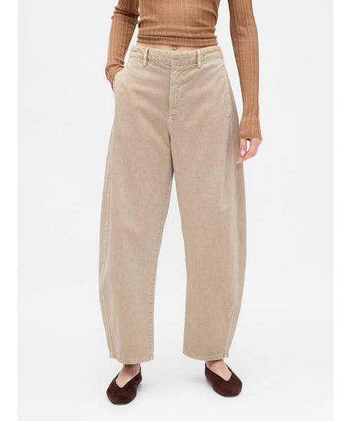 GAP(ギャップ)の「ミッドライズ ツイル バレルパンツ(その他パンツ・レディース・ブラウン/カーキ/ブラック/アイボリー・00/0/2/4/6/8/10/000)」の2枚目の写真