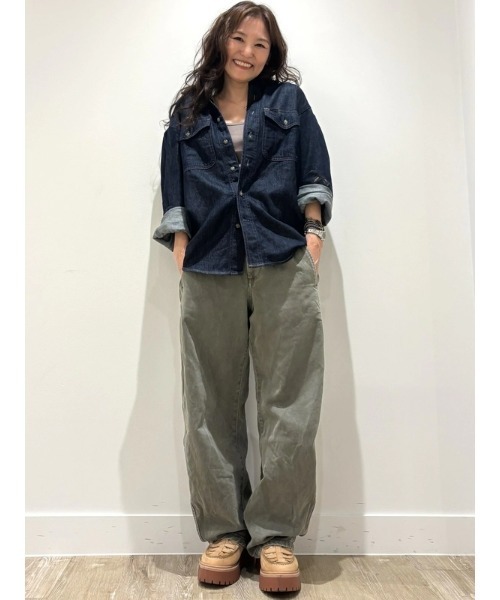 GAP(ギャップ)の「ミッドライズ ツイル バレルパンツ(その他パンツ・レディース・ブラウン/カーキ/ブラック/アイボリー・00/0/2/4/6/8/10/000)」の22枚目の写真