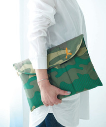 the3（ザスリー）の「＜the3/ザスリー＞ 392 plusm/サンキューニ プリュス エム キルティング クラッチバッグM PCケース 13インチ（PC・タブレットケース）」