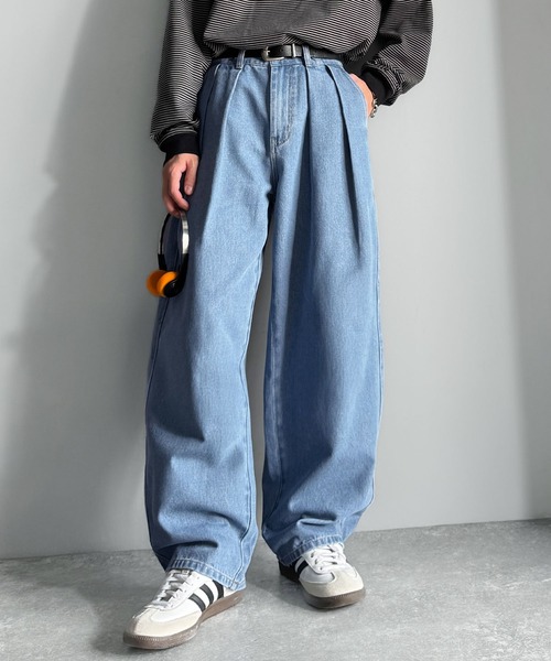Classical Origin(クラシカルオリジン)の「インツータック ワイドバルーンデニム/Inverted Two-Tuck Wide Balloon Denim(デニムパンツ・メンズ・ブラック/ライトブルー/ワンウォッシュ・LARGE/MEDIUM/SMALL)」の11枚目の写真