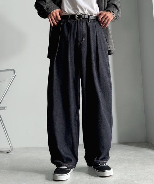 Classical Origin(クラシカルオリジン)の「インツータック ワイドバルーンデニム/Inverted Two-Tuck Wide Balloon Denim(デニムパンツ・メンズ・ブラック/ライトブルー/ワンウォッシュ・LARGE/MEDIUM/SMALL)」の12枚目の写真
