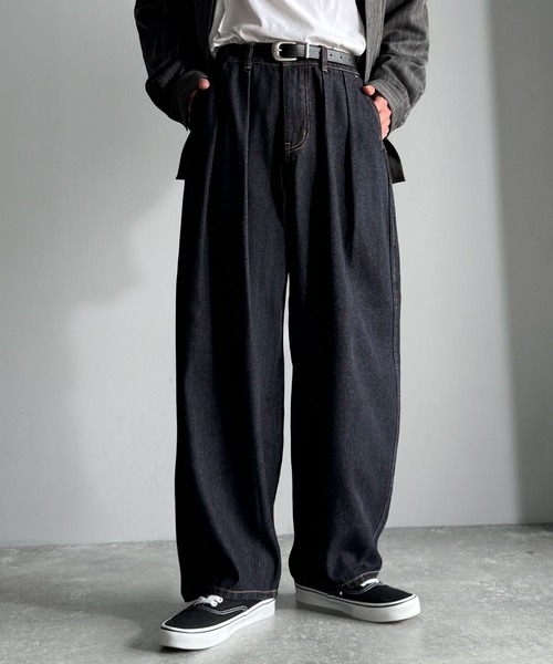 Classical Origin(クラシカルオリジン)の「インツータック ワイドバルーンデニム/Inverted Two-Tuck Wide Balloon Denim(デニムパンツ・メンズ・ブラック/ライトブルー/ワンウォッシュ・LARGE/MEDIUM/SMALL)」の14枚目の写真
