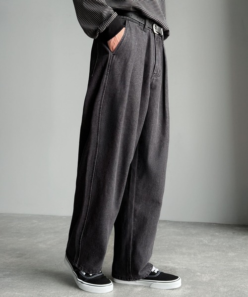 Classical Origin(クラシカルオリジン)の「インツータック ワイドバルーンデニム/Inverted Two-Tuck Wide Balloon Denim(デニムパンツ・メンズ・ブラック/ライトブルー/ワンウォッシュ・LARGE/MEDIUM/SMALL)」の5枚目の写真