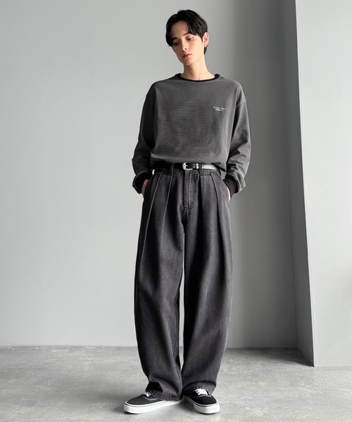 Classical Origin(クラシカルオリジン)の「インツータック ワイドバルーンデニム/Inverted Two-Tuck Wide Balloon Denim(デニムパンツ・メンズ・ブラック/ライトブルー/ワンウォッシュ・LARGE/MEDIUM/SMALL)」の7枚目の写真