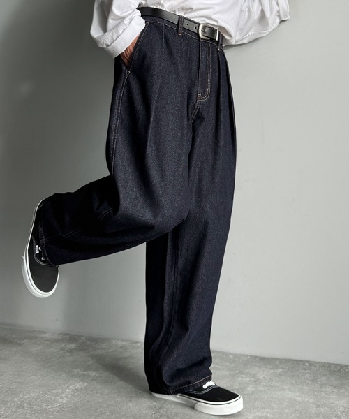 Classical Origin(クラシカルオリジン)の「インツータック ワイドバルーンデニム/Inverted Two-Tuck Wide Balloon Denim(デニムパンツ・メンズ・ブラック/ライトブルー/ワンウォッシュ・LARGE/MEDIUM/SMALL)」の15枚目の写真