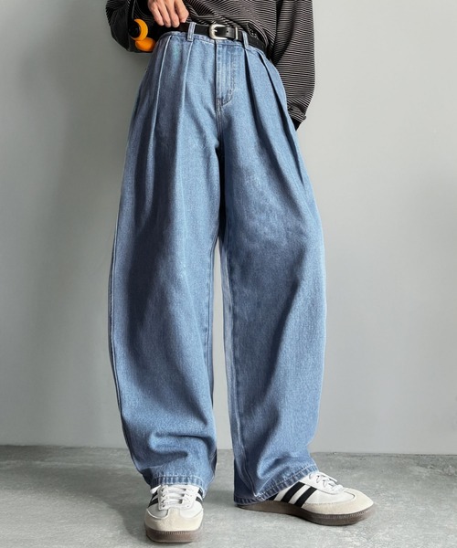 Classical Origin(クラシカルオリジン)の「インツータック ワイドバルーンデニム/Inverted Two-Tuck Wide Balloon Denim(デニムパンツ・メンズ・ブラック/ライトブルー/ワンウォッシュ・LARGE/MEDIUM/SMALL)」の20枚目の写真