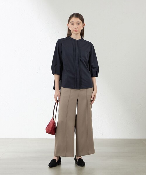 amaca（アマカ）の「【Blousey】 ブラウジーピンタックブラウス（シャツ/ブラウス・レディース・オフホワイト/ダークネイビー・40/38）」の9枚目の写真