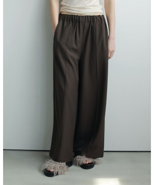 anuke(アンヌーク)の「anuke Pintuck Wide Pants 62520730(その他パンツ・レディース・ベージュ/ブラウン/ブラック・36/38)」の2枚目の写真