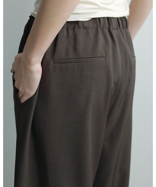 anuke(アンヌーク)の「anuke Pintuck Wide Pants 62520730(その他パンツ・レディース・ベージュ/ブラウン/ブラック・36/38)」の7枚目の写真