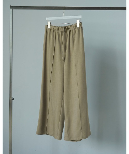anuke(アンヌーク)の「anuke Pintuck Wide Pants 62520730(その他パンツ・レディース・ベージュ/ブラウン/ブラック・36/38)」の8枚目の写真