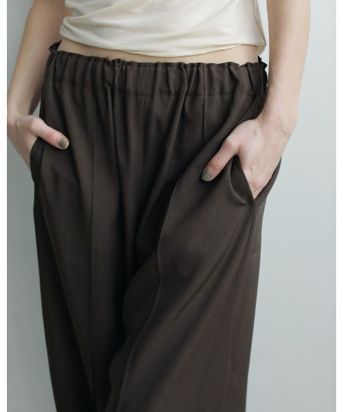 anuke(アンヌーク)の「anuke Pintuck Wide Pants 62520730(その他パンツ・レディース・ベージュ/ブラウン/ブラック・36/38)」の18枚目の写真