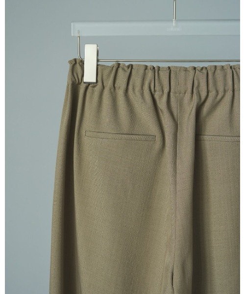 anuke(アンヌーク)の「anuke Pintuck Wide Pants 62520730(その他パンツ・レディース・ベージュ/ブラウン/ブラック・36/38)」の6枚目の写真