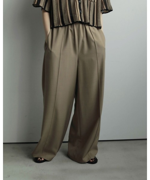 anuke(アンヌーク)の「anuke Pintuck Wide Pants 62520730(その他パンツ・レディース・ベージュ/ブラウン/ブラック・36/38)」の11枚目の写真